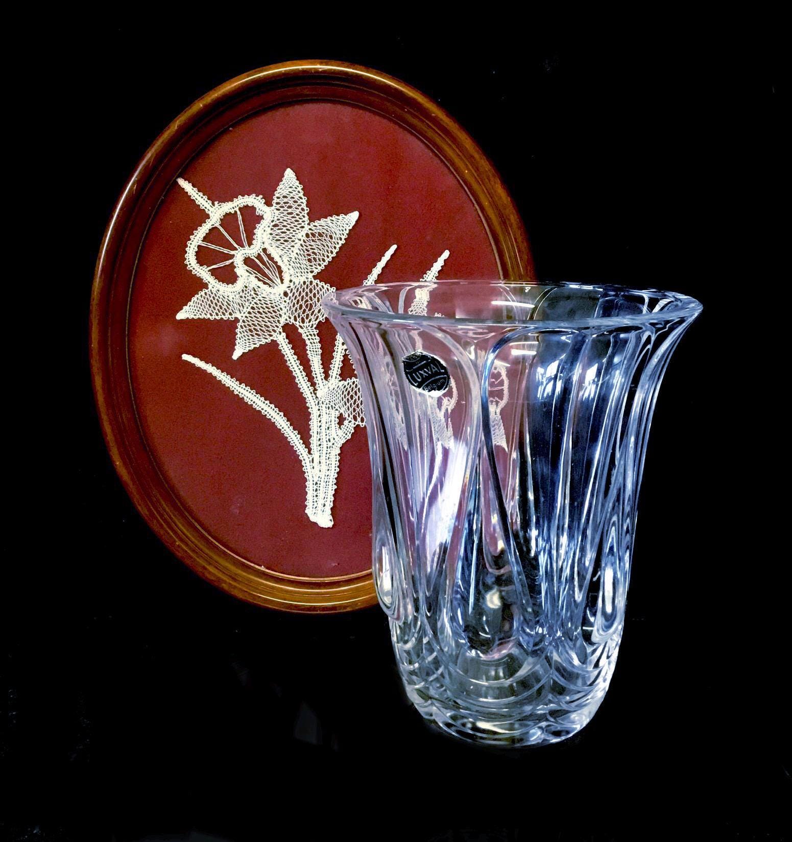 Luxval Val St Lambert クリスタル製ヴィンテージ花瓶。レリーフの曲線