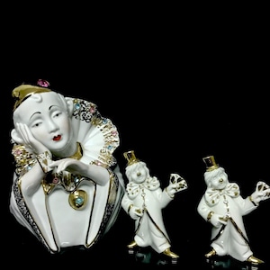 Payaso de Swarovski de porcelana de Limoges con naipes / busto de Pierrot sosteniendo una carta, el as de corazones / Pierrot / candelabro