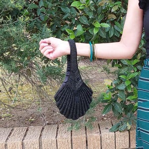 Bolso de boda gótico, bolso de bruja con forma de concha, clutch de cuentas negras, bolso de pulsera art déco negro, clutch de perlas negras, bolso de noche con cuentas hechas a mano