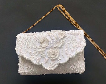 Lacy Rose Braut Clutch, Brooklyn Rose Clutch, reine weiße Perlen Hochzeit Tasche, weiße Rose Spitze Geldbörse, Perlen Spitze Braut Tasche Geschenk