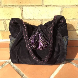 Sac à bandoulière en velours, cadeau pour elle, fourre-tout en velours noir, fond souple hippie vegan des années 70, look ethnique balinais, sac gothique noir