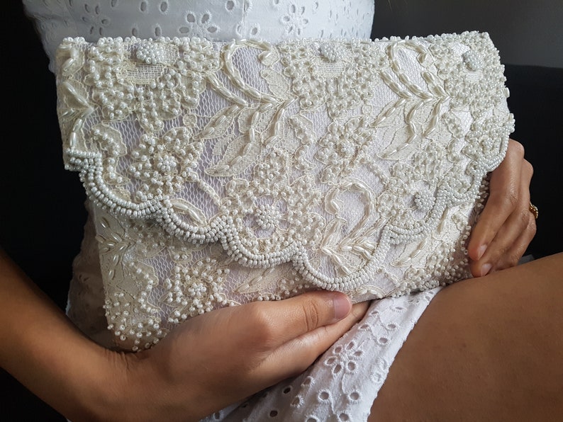 Floral Lace Bridal Clutch, Pretty Ivory Beaded Wedding Bag, White Daisy Lacy Purse, Bead Lace Bride Bag, Bridal Shower Gift