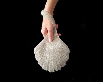 Braut-Clutch, Hochzeit-Clutch, Muschelförmige Perlen-Armband, Couture-Silber-Perlen-Tasche, Art-Deco-Braut-Geldbeutel, Designer-Statement-Stück