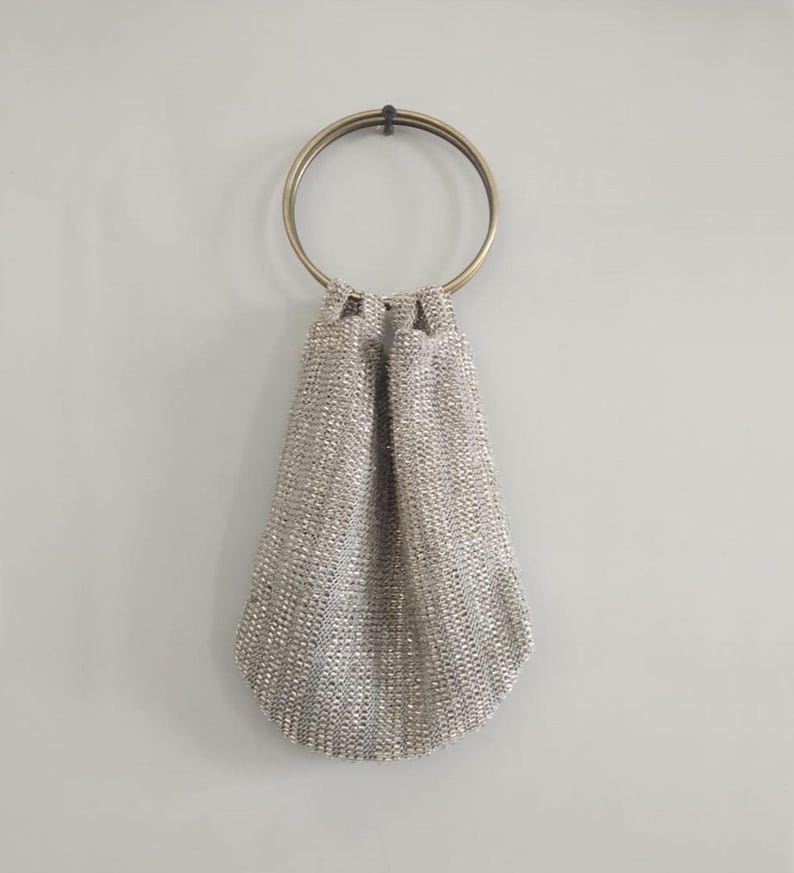 Bolso de noche vintage con cuentas: Bolso de boda azul y plateado tejido a mano. imagen 11