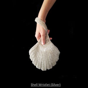 Clutch de novia, clutch de boda, bolso de mano con cuentas en forma de concha, bolso de cuentas plateadas de alta costura, bolso de novia Art Déco, pieza de diseñador con estilo.