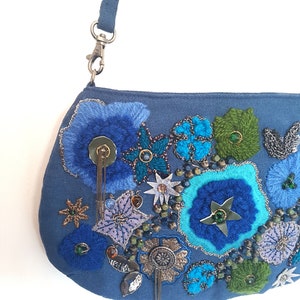Handgjord vinterträdgårdsväska: Damväska i edvardiansk stil, broderad blommig denimslinga bild 6
