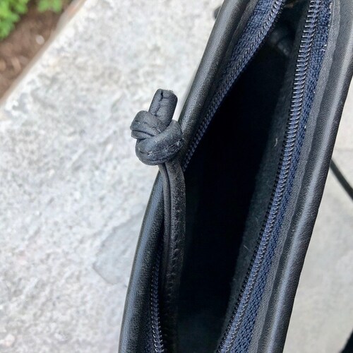 COACH shops USA Vintage 90s Hadley Zip Dark Navy Blue Mini Small Domed Leather Crossbody Bag Pouch 9935