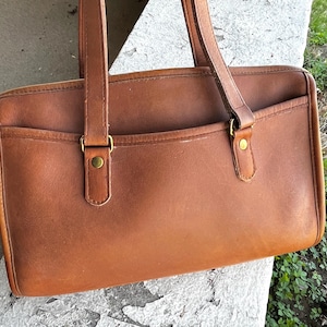 COACH Taylor Zip Vintage USA 90s British Brown Cognac Leather Satchel Tote Top Handle Bag ¡Reimaginado y único en su tipo!