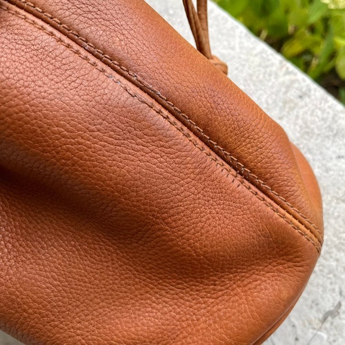 COACH Vintage USA Sonoma 90s Small Bucket Drawstring British Tan Saddle Pebbled Natural shops Grained Leather Shoulder Duffle Bag 4905