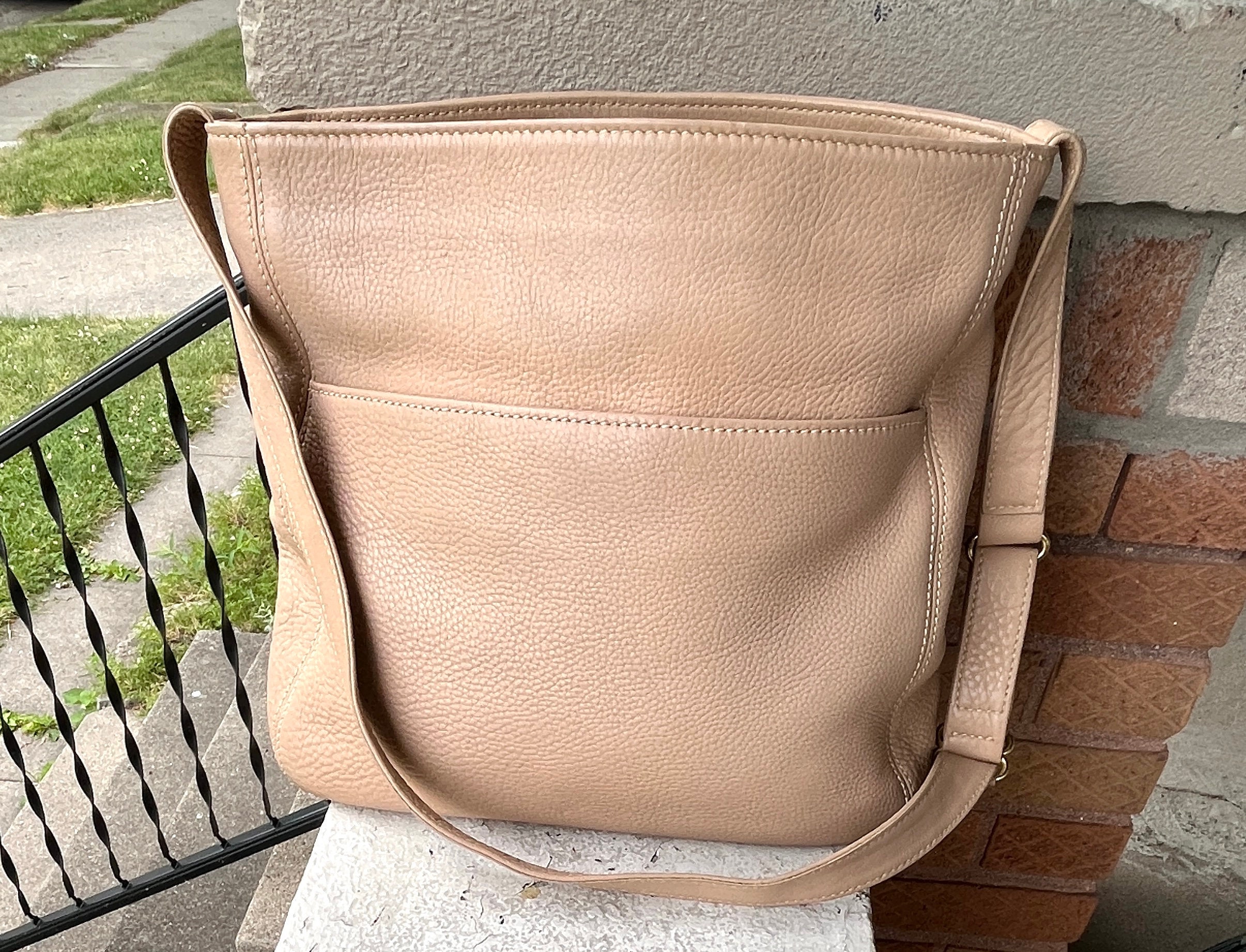 Crossbody ITALIAN Leather Zippered Bag/cognac Soft Pebble 