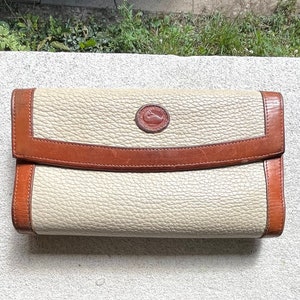 Vintage Dooney and Bourke All-Weather Leather Big Duck Bone & Tan Zipalong  Coin Purse