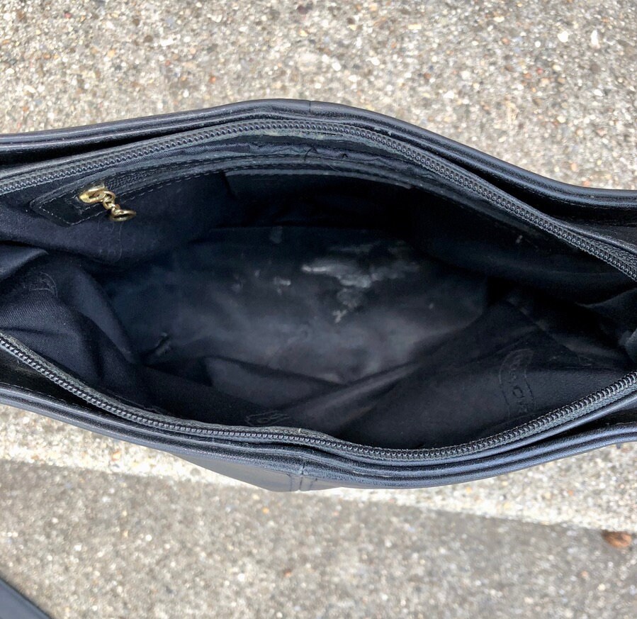 COACH Vintage 90s USA Flatiron Leather Zipper Black Hobo
