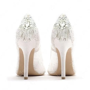 Pair of Vintage Style Glamourous Rhinestone Tassel Bridal Wedding Shoe Embellishments Decorations