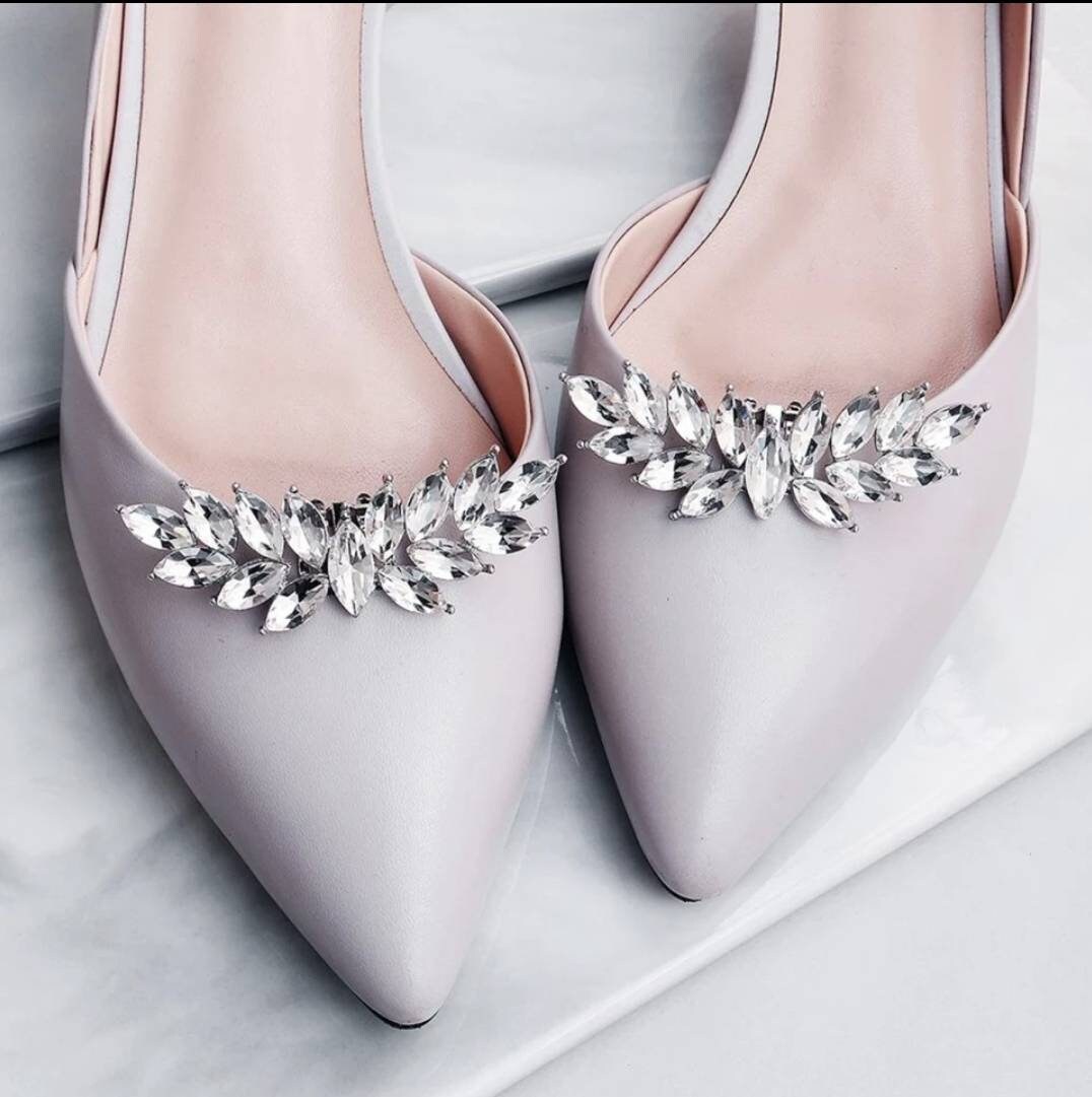 Ruihfas 2Pcs Elegant Bow Shoe Clips Rhinestone Crystal Oval Shoe Buckles  for Women Wedding Party Flats Pumps Shoes Decoration