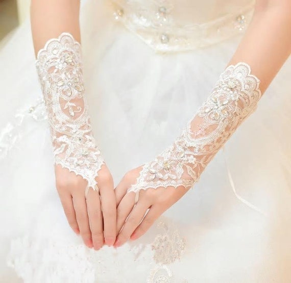 short ivory wedding gloves