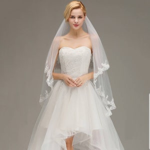 Ivory Tulle 2 Layer Bridal Veil With Floral Lace Trim Edging