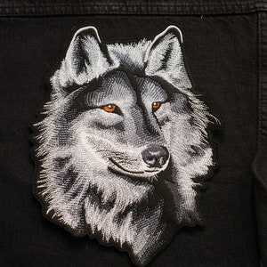 Majestätisk varg broderilapp