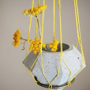 Vaso sospeso in cemento a forma di diamante – Decorazione minimalista realizzata a mano