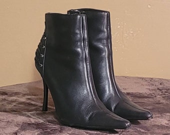 Vintage Black Leather Ankle Boots with Criss Cross Detail, Bakers Size 8B