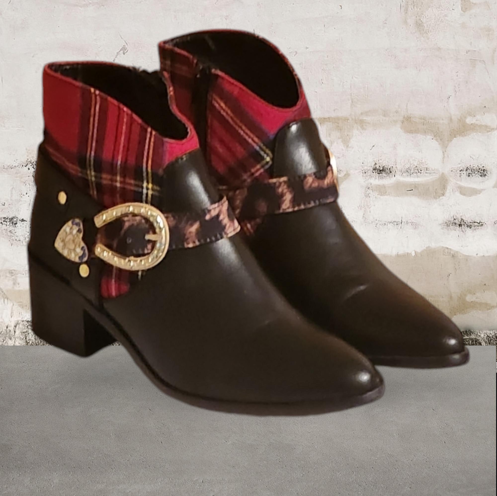 Betsey Johnson Women's Valeria Fashion Boot Black Plaid 8　並行輸入品 Christmas Red Plaid Knee High Boots Betsey Johnson Women\u0027s Valeria