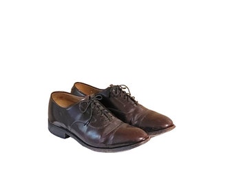 Vintage Johnston & Murphy Burgundy Leather Cap Toe Oxford Shoes (Size 8D/B)