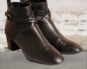 Women Vintage Leather Black Ankle Boots by Hillard and 