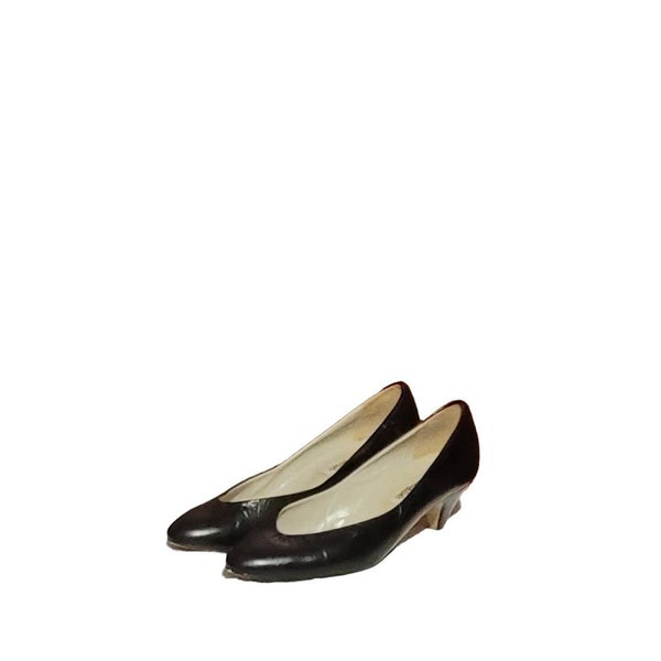 Women Vintage Leather Black Pumps By Bandolino Size 8.5N/Women Designer Pumps/ Women Close Toe Pumps