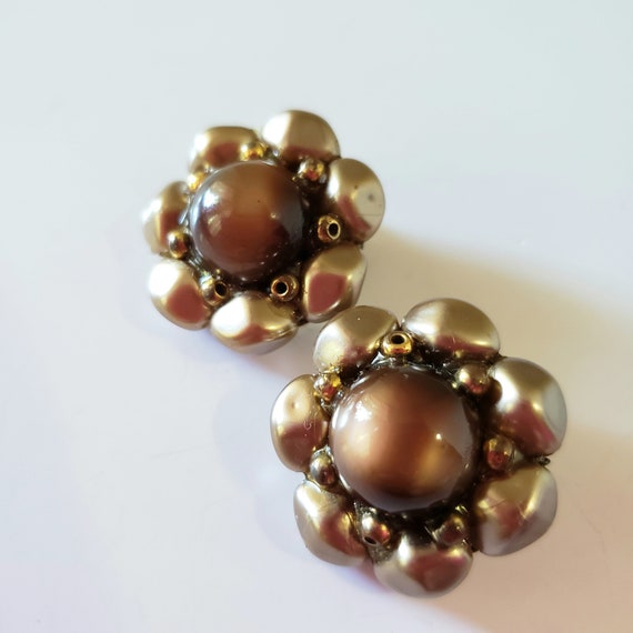 Vintage Chunky Clip Earrings . Large  Moonglow Cl… - image 6