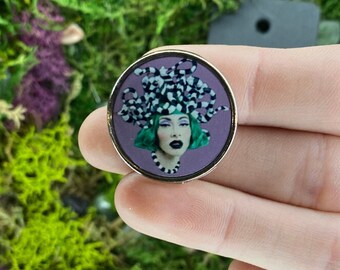 Qveen Herby Enamel Pin