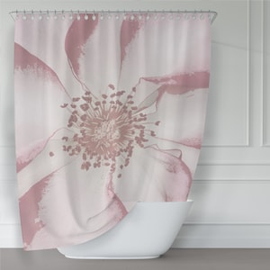 Rosa Rosen Duschvorhang - Großformatiger Blumen Foto Kunstdruck auf seidigem Stoff - Cottagecore Boho Bad