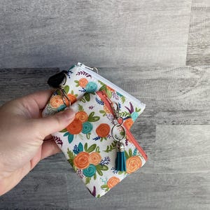 Coin pouch - Coral Flowers on White - Key Clip