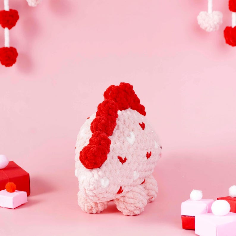 Virkmönster med hjärtformade stegosaurusar, plyschdesign med dinosauriekärlek, amigurumimönster med alla hjärtans dag-tema, romantisk handledning för mjuk plysch bild 4