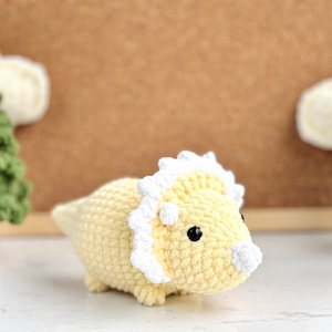 Dinosaur Jurassic World Geen naai haakpatroon, Geen naai Amigurumi haakpatronen Triceratops, Tyrannosaurus, Stegosaurus, Dinosaurus afbeelding 3