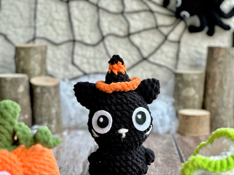Witch-Hat Black Cat crochet pattern by KeinMaker