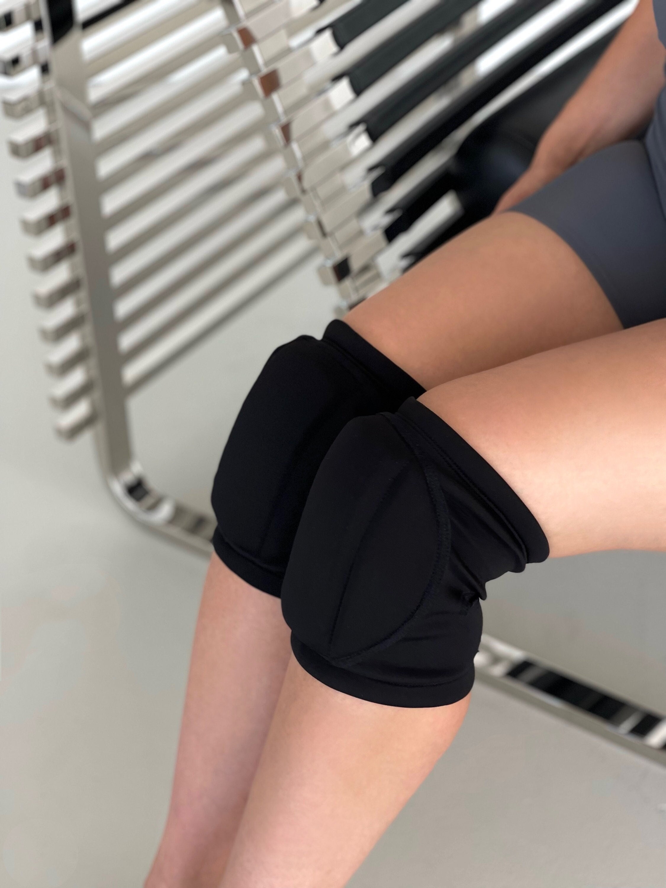 Hip hop shop knee pads