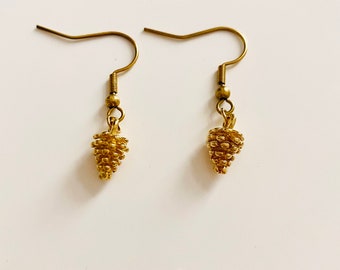 Earring pine cone