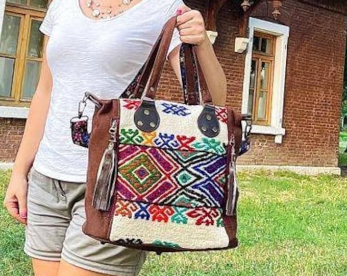 Handmade Boho Kilim Concealed Carry Bag – Wool Rug & Leather Crossbody with Tassels, Adjustable Guitar Strap, Unique Gift for Her, Navajo