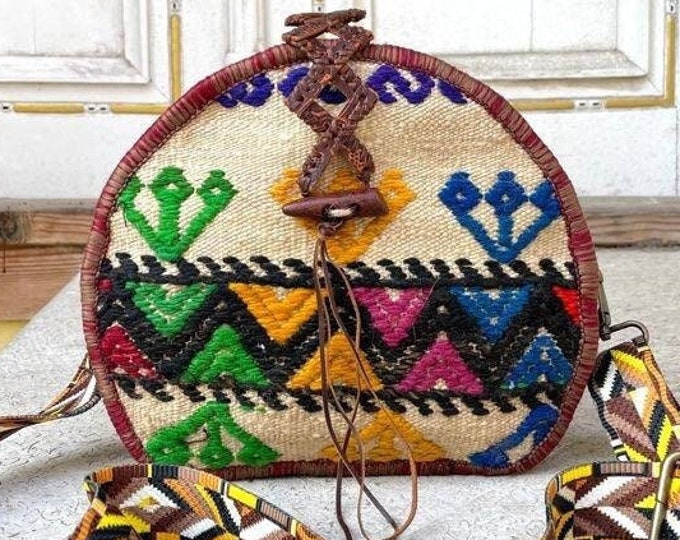 Handmade Vintage Kilim Crossbody Bag – Boho Shoulder Purse – Tribal Wool Rug Bag – Personalized Hippie Style Gift for Her