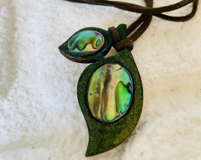 Mother Of Pearl Necklace, Pearl Pendants, Necklace For Women, Shell Pendant Christmas, Birthday Gift, Gift For Her, Wooden Necklace, Olive