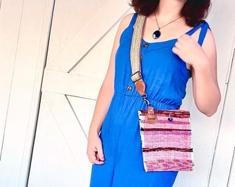 Mini borsa a tracolla Kourelou greca: borsa a tracolla boho riciclata, tracolla regolabile