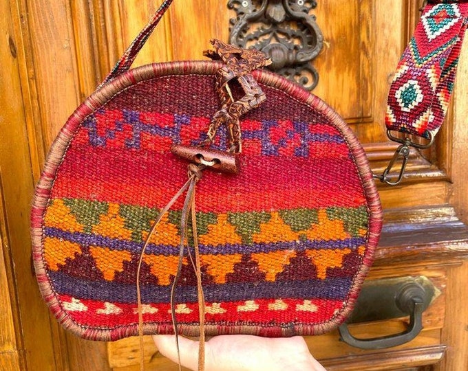 Natural Dyed Rug bag, Crossbody Oval Guitar Strap Purse, Warm Color Winter Accesories, Tribal Pattern Hippi Style, Christmas Gift For Her