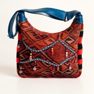 Handmade Boho Crossbody Bag – Vintage Kilim Rug Shoulder Purse with Leather Strap, Unique Tribal Pattern Gift for Women