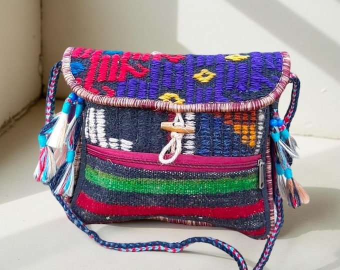 Handmade Kilim Crossbody Bag: Vintage Boho Shoulder Purse