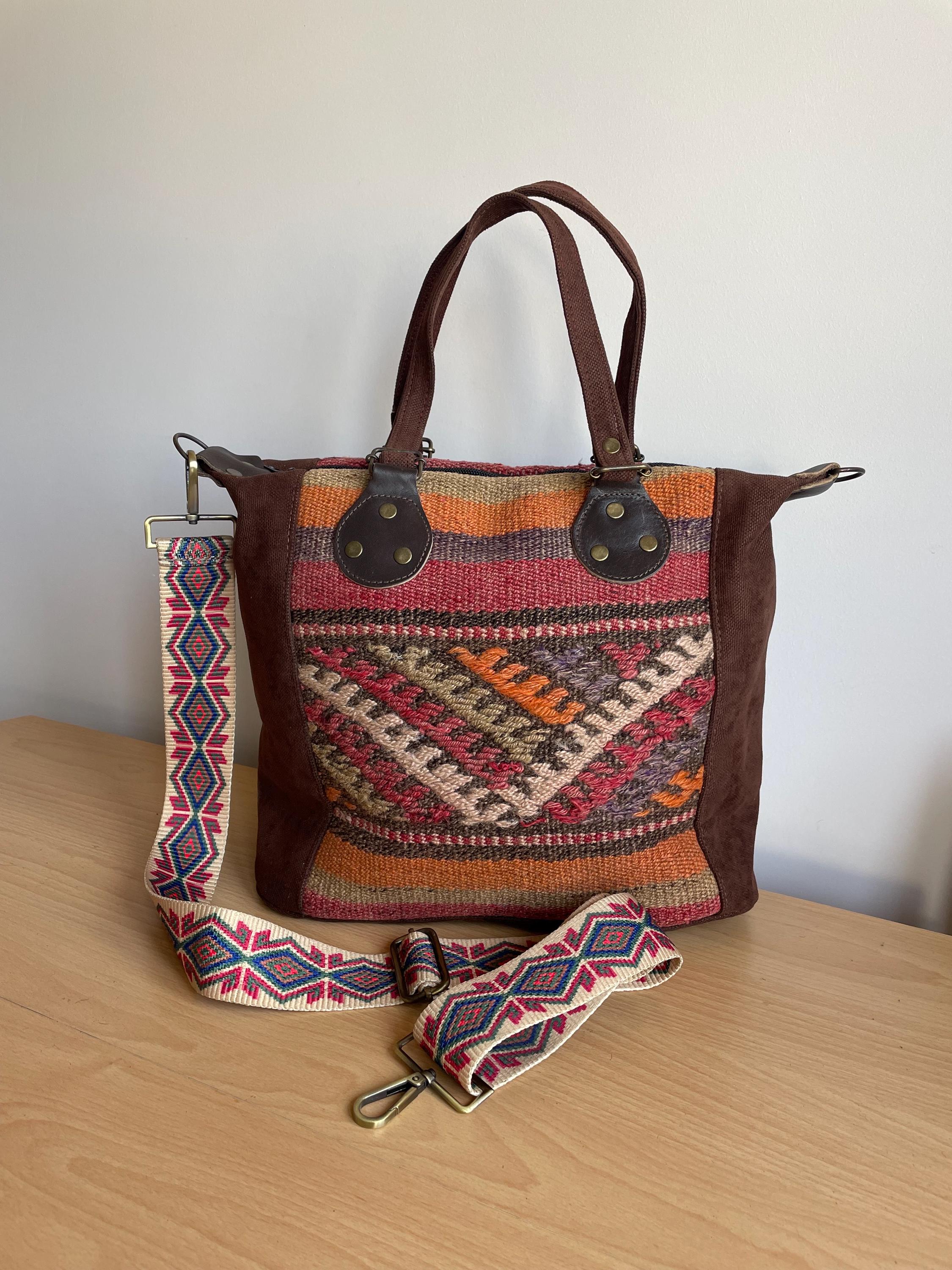 Handmade Kilim Leather Crossbody Bag: Boho Wool Rug Purse  display picture 3