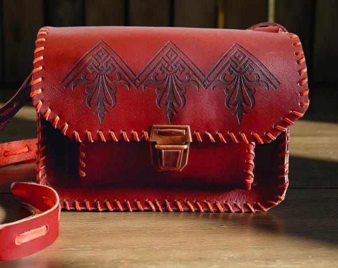 Handmade Leather Messenger Bag: Personalized Cowgirl Style Shoulder Bag