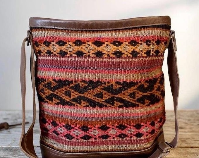 Handmade Boho Carpet Bag: Personalized Leather Strap Shoulder Bag