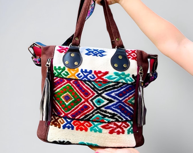Handmade Boho Kilim Concealed Carry Bag – Wool Rug & Leather Crossbody with Tassels, Adjustable Guitar Strap, Unique Gift for Her, Navajo