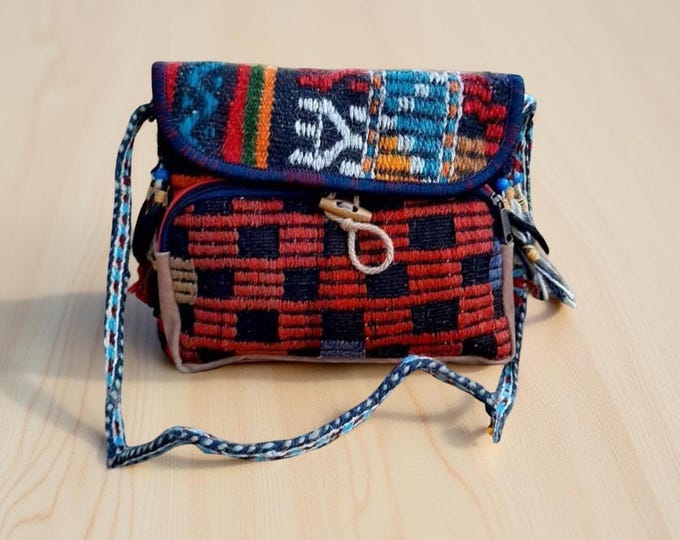 Vintage Kilim Crossbody Bag: Handmade Boho Sling Purse