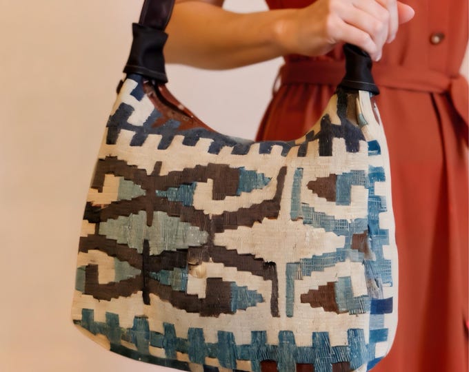 Boho Kilim Shoulder Bag: Handmade Wool Crossbody with Leather Strap