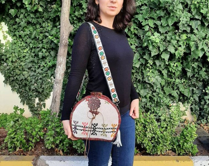 Hand-Woven Natural Ivory Rug Bag, Pastel Color Root Dyed Oval Bag, Personalized Birthday Gift For Her, Ethnic Pattern Aesthetic Sling Bag